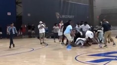 Nechutný záver zápasu. Rozbesnení tínedžeri fyzicky napadli rozhodcov aj súperov