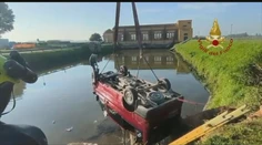 Bizarná tragická nehoda. Auto sa ocitlo pod hladinou jazera, našli v ňom troch mŕtvych