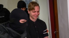 FOTO: Keď sudca čítal meno obete, obžalovaný sa usmieval. Začas sa súd s útočníkom zo Spišskej Starej Vsi