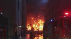 VIDEO: Veľký požiar vo fabrike v Číne, zahynulo najmenej 38 ľudí