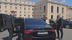 Rezort kultúry kupuje auto za 158-tisíc. Podľa Matoviča ide o limuzínu, ktorou sa Šimkovičová vozila vo Vatikáne