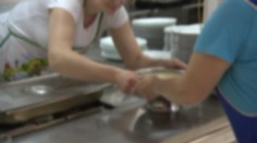 Vedúca šikanuje kuchárky v školskej jedálni, aj im oplzlo nadáva