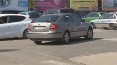 Chaos s parkovaním vo Svidníku: Pacienti zúria, časť parkoviska zabrala výstavba reťazca