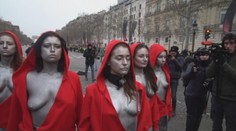 Tentoraz nevyvolali v Paríži najväčší rozruch žlté vesty, ale červené mikiny