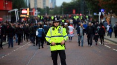 Zápas Ligy majstrov sa v Manchestri začal s omeškaním, Mourinho viní políciu