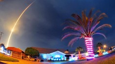 Raketa Falcon sa po štarte úspešne vrátila naspäť na Zem