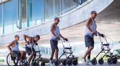 Ochrnutý Holanďan dokáže opäť kráčať. Vďačí za to mozgovým implantátom