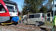 FOTO: V Tatranskej Lomnici sa zrazil vlak s dodávkou
