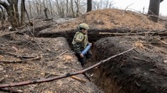 VIDEO: Ruského vojaka zasiahol dron, kolega ho následne z blízkosti strelil do hlavy