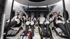 Vesmírna kapsula Crew Dragon so štyrmi astronautmi úspešne pristála na Zemi
