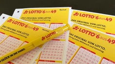 Lotériový tiket ležal zabudnutý v kabelke štvrť roka. Keď ho majiteľka skontrolovala, zmenil sa jej život