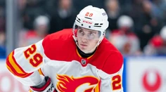 Zranenie ho stálo olympiádu aj polovicu sezóny v NHL. Honzek je späť, príde na majstrovstvá sveta?