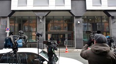 Francúzska polícia pokračuje vo vypočúvaní exprezidenta