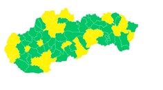 COVID automat od pondelka: Slovensko je žlto-zelené, v jednom okrese sa zhoršila situácia