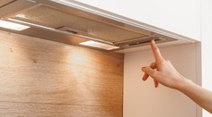 Chyba, ktorá mohla pripraviť jej deti o život. Matka zapla dva spotrebiče naraz