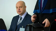 Rusko potvrdil, že bude týždeň v nemocnici. Pojednávanie v kauze zmenky pokračovalo bez neho