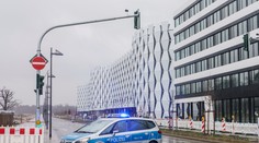 Neďaleko Frankfurtu vypukol rozsiahly požiar, z miesta bolo počuť viacero výbuchov