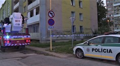 Požiar bytovky v Košiciach vystrašil ľudí, utekali pred hustým dymom. Niektorí počuli aj výbuch