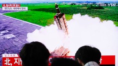 Severná Kórea vystrelila dve rakety krátkeho doletu, preleteli 330 kilometrov