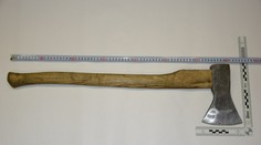 Krvavý útok pri Košiciach: Muž zaťal žene sekeru do hlavy