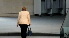 Merkelovej odchod Nemcov až tak nemrzí. Tento prieskum ju nepoteší