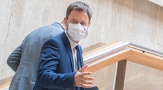 Peter Kažimír by mal po obvinení odstúpiť, naznačil Eduard Heger