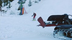 Skialpinisti riskujú svoje životy a hrozia kolízie s ratrakmi. Po zotmení nemajú čo na svahu robiť