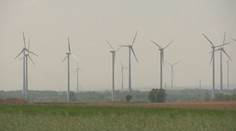 Riešia dilemu, ktorá Slovákov rozdeľuje. Viacerým obciam hrozí, že im za oknami vyrastú veterné turbíny