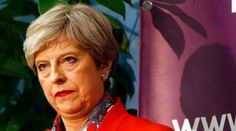 Britskí konzervatívci vo voľbách definitívne prišli o parlamentnú väčšinu