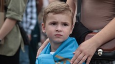 Z maloletých urobili tovar, záujemcovia si vyberajú z katalógu. Rusko hľadá nové rodiny pre unesené ukrajinské deti