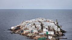 Ostrov, na ktorom je najväčšia „tlačenica". Pozrite sa, ako to tam vyzerá