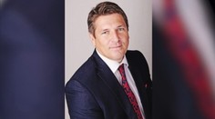 Poslanec Hnúšte spôsobil dopravnú nehodu a z miesta činu ušiel. Na druhý deň sám prišiel na políciu