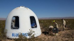 Za 10-minútový let do vesmíru s Jeffom Bezosom zaplatil víťaz aukcie 28 miliónov dolárov