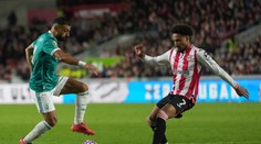 Premier League: Manchester United dosiahol tretiu výhru za sebou, Liverpool opäť zaváhal. Nováčik je druhý