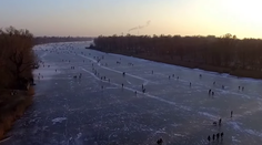 Z Dunaja sa vo Viedni stalo obrovské klzisko