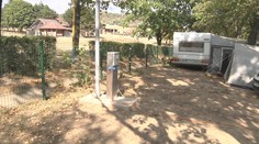 Mladíka na Zemplínskej šírave zabila v stane elektrina. Po roku obvinili tri osoby, vrátane starostu