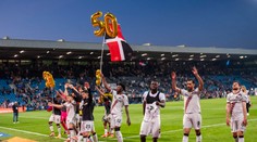 Leverkusen natiahol sériu bez prehry na 50 duelov, Bero sa mohol len prizerať. Zvíťazil aj Bayern