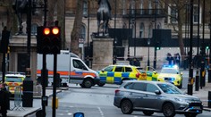 Muž v Londýne vrazil autom do chodcov. Zranenia utrpeli štyri osoby