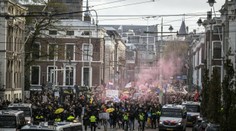 Prvá krajina Európy opäť zavádza lockdown. Nespokojní ľudia vyšli do ulíc