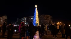 V Kyjeve rozsvietili vianočný stromček neporaziteľnosti