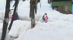 VIDEO: Z tejto sa netešili. Toxická pena z kanálov zavalila mesto v Kolumbii