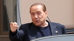 Expremiéra Berlusconiho hospitalizovali, má problémy so srdcom