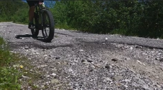 Našu najvyššie položenú cyklotrasu čaká rekonštrukcia. Cesta zo Šumiaca na Kráľovu hoľu je v žalostnom stave