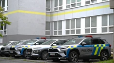 Koordinovaný podvod s luxusnými autami. Prokuratúra odhalila detaily rozsiahleho záťahu polície