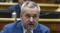 „Ďalšie klamstvo Petra Pellegriniho?“ pýta sa Ondrej Dostál. Tvrdí, že sa má týkať poverenia pre Petra Žigu