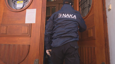 Osem obvinených po zásahu NAKA. Jedným z nich je aj príslušník finančnej správy