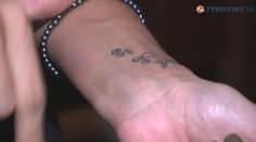 Silvia Kucherenko a jej tetovanie. Viete, čo to tam má napísané?
