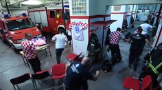 Video chorvátskych hasičov obletelo sociálne siete. Ukázali, čo je pre nich priorita