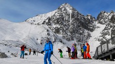 Úrazy a pády na svahu nie sú ničím nezvyčajným. Zdravotníci radia, čo robiť pri poraneniach končatín