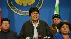 Bolívijský prezident Morales oznámil rezignáciu, Mexiko mu udelilo azyl